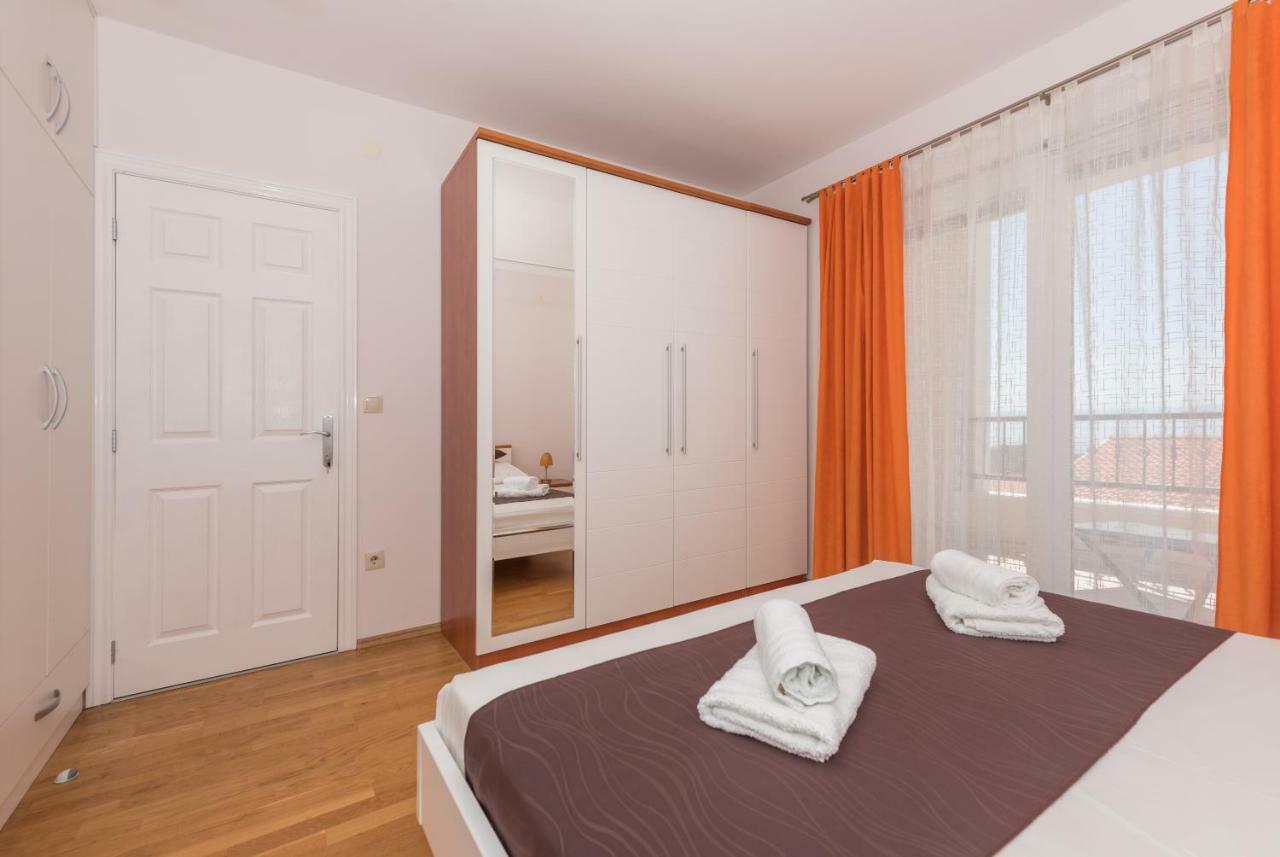 Apartments Naja Makarska Buitenkant foto