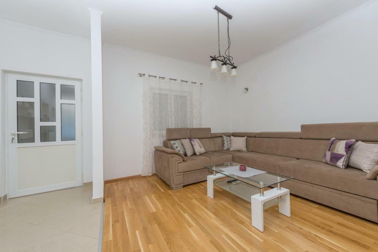 Apartments Naja Makarska Buitenkant foto