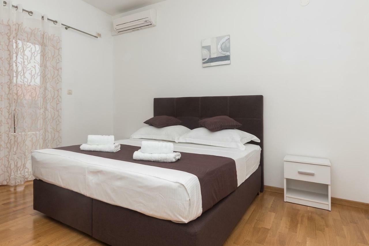 Apartments Naja Makarska Buitenkant foto